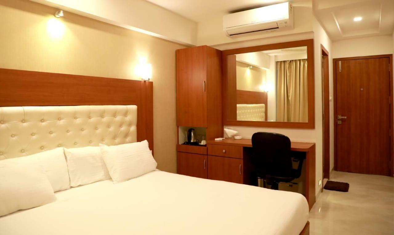 Hotel Lords, Fort Mumbai Ngoại thất bức ảnh